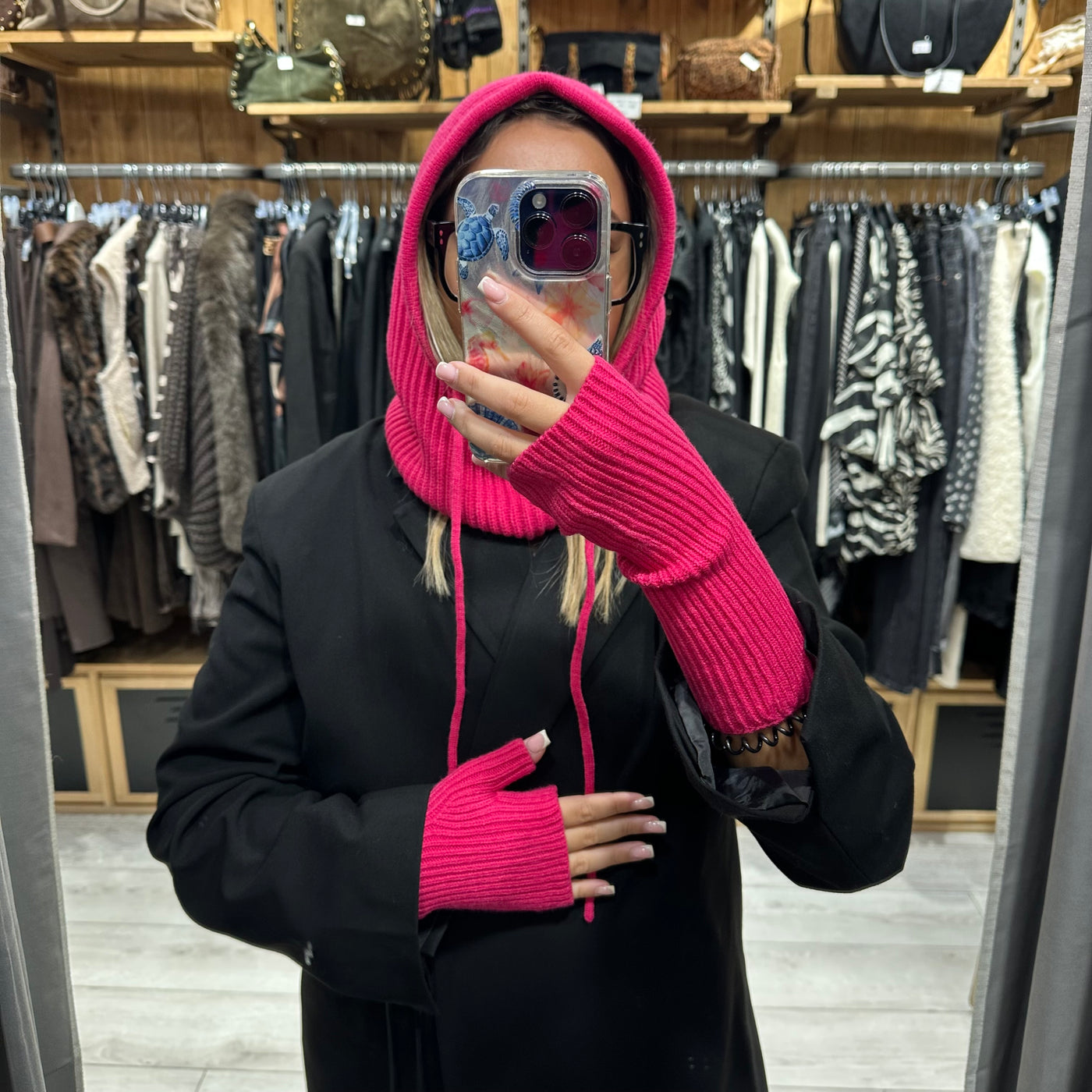 Cagoule et mitaines en maille pieces rose Numéro de l'article 17160076_Bluing
EAN 5715723831675 Référence: PE351G0R4-Q11