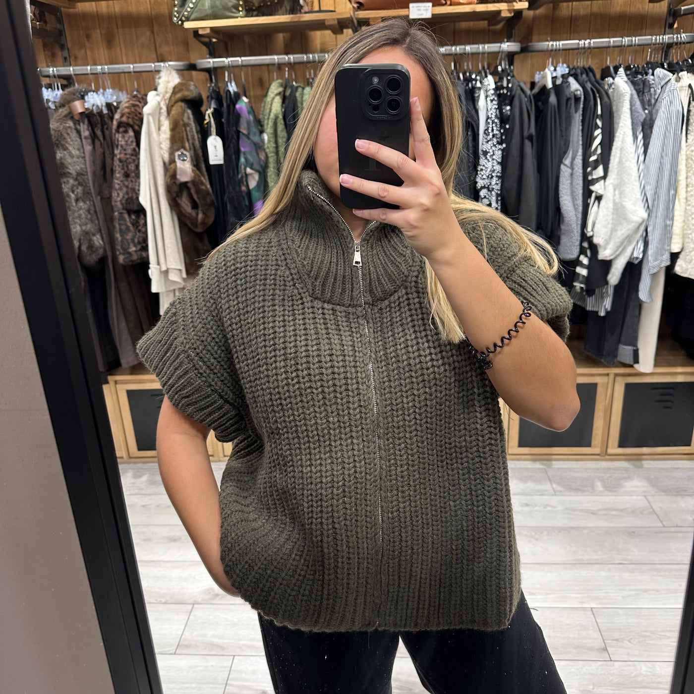 Gilet sans manches kaki Super-U zippé en maille épaisse – Banditas from Marseille