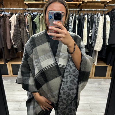 Poncho Pieces à carreaux et intérieur imprimé léopard