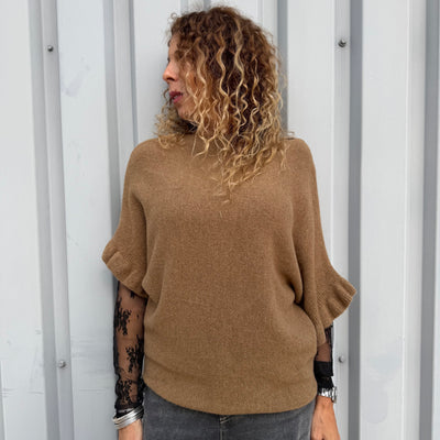 Pull Flora camel à manches chauves souris et col bateau