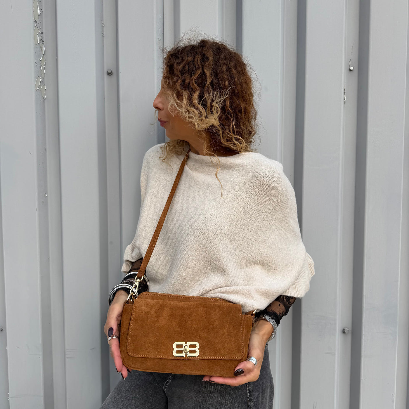 Sac BB Bandoulière Suédine Camel – Fermoir Doré BB