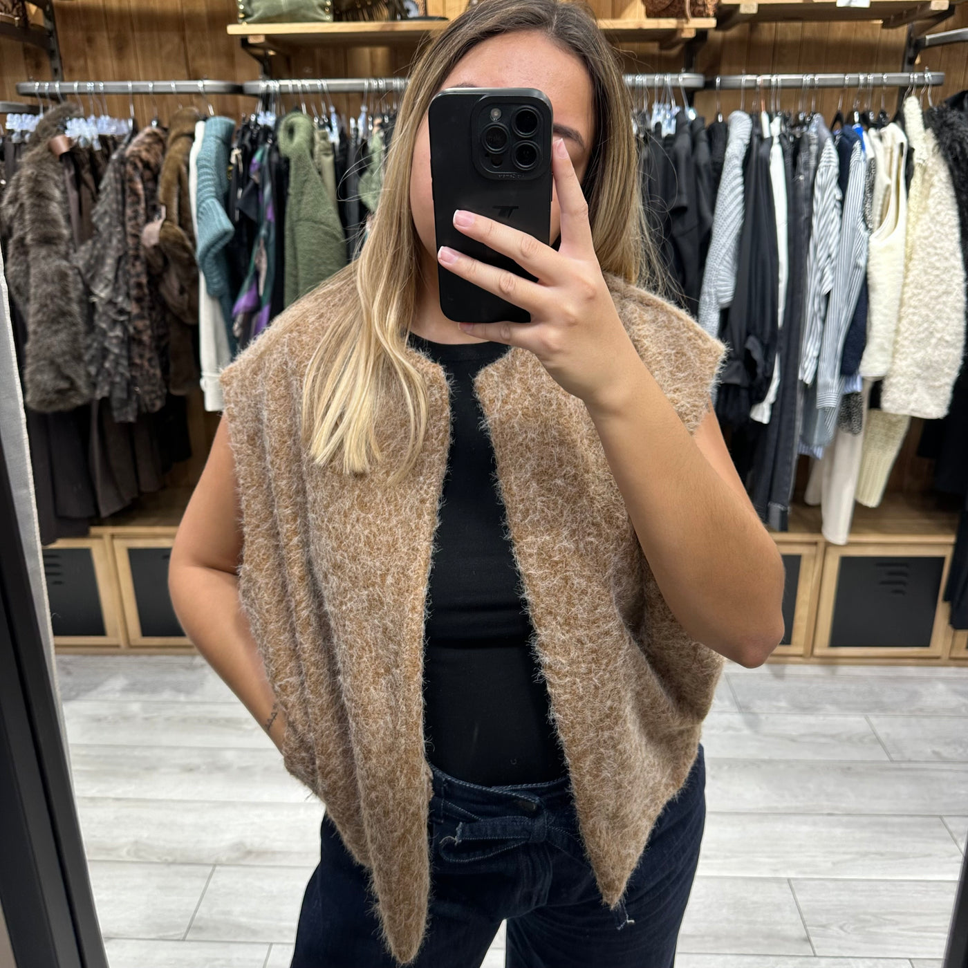 Veste sans manches beige camel clair duveteuse effet laine