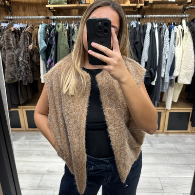 Veste sans manches beige camel clair duveteuse effet laine