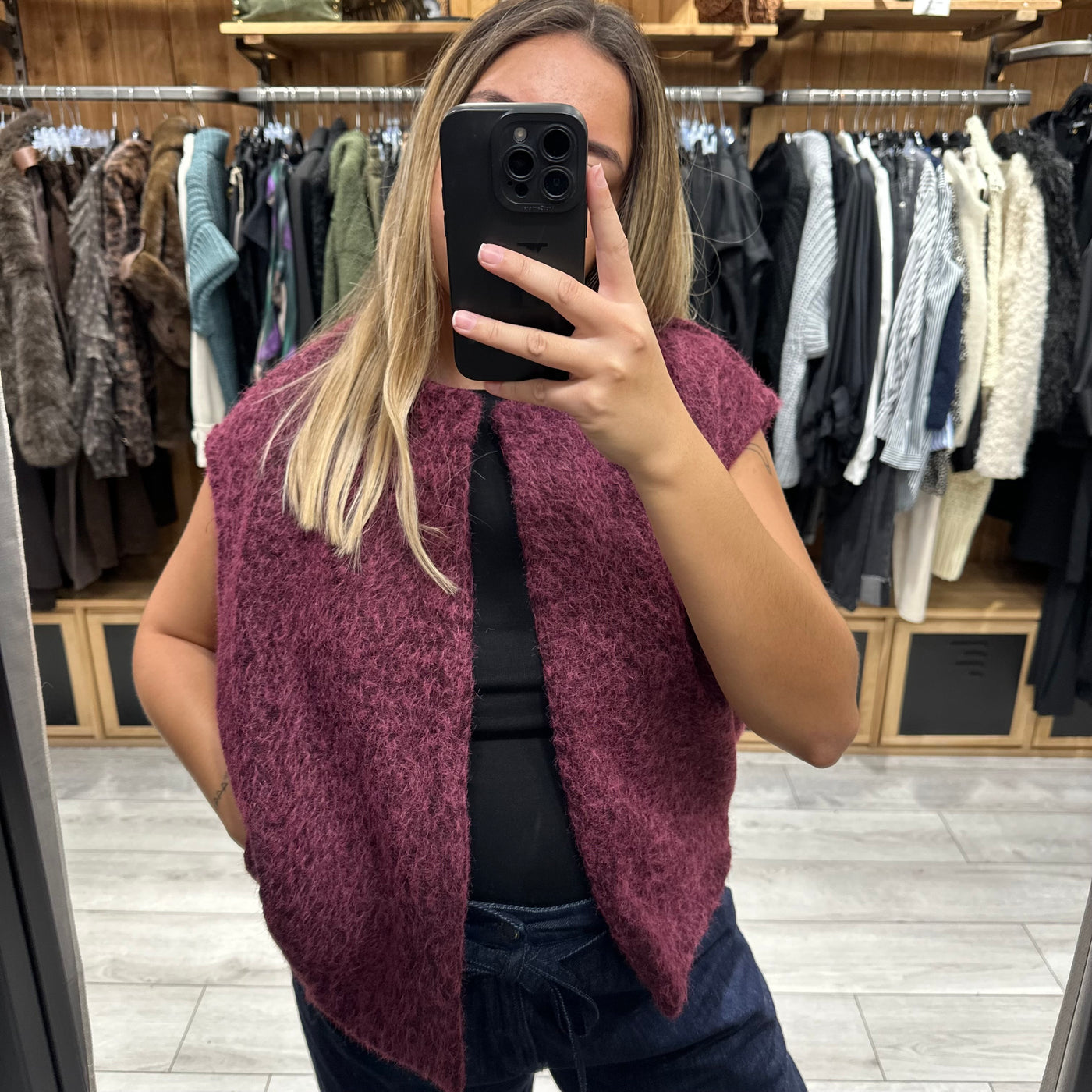 Veste sans manches bordeaux duveteuse effet laine