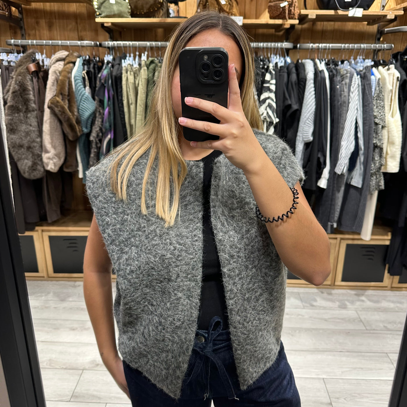 Veste sans manches bordeaux duveteuse effet laine