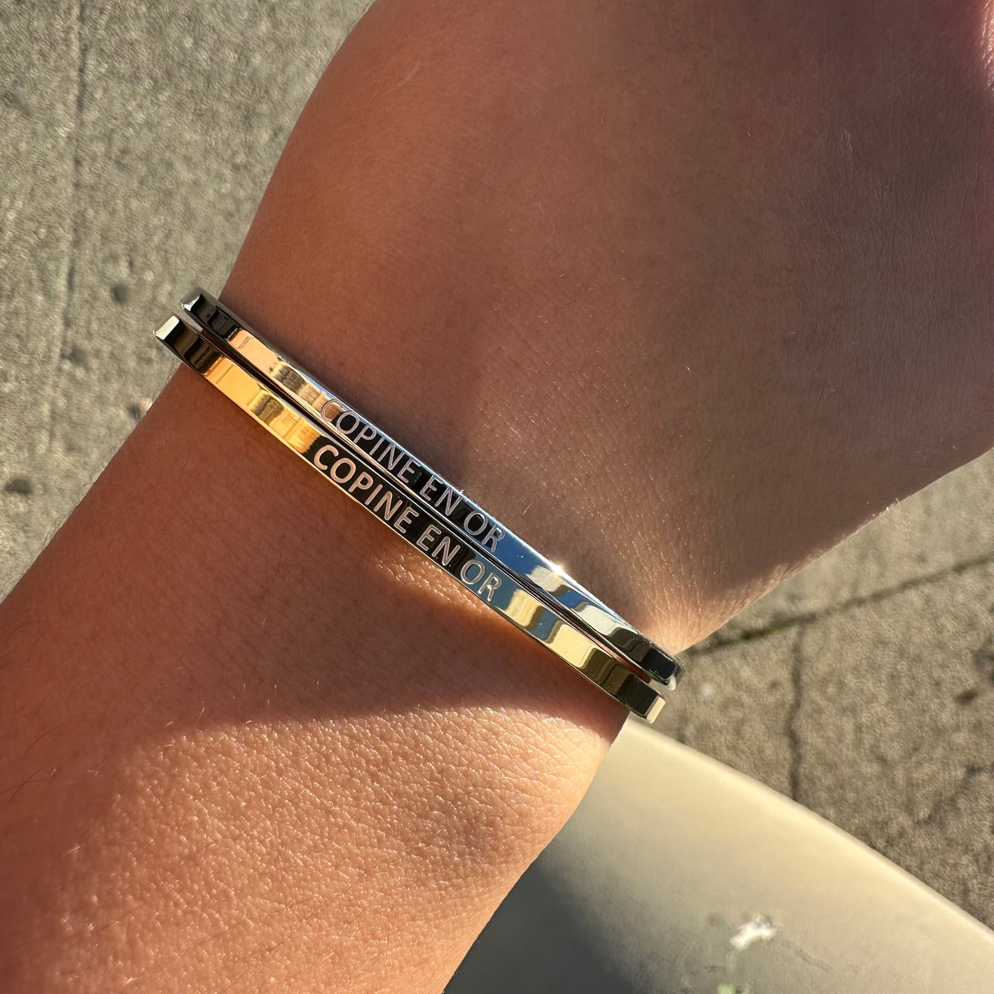 bracelet jonc rigide en acier inoxydable doré et argenté gravé copine en or