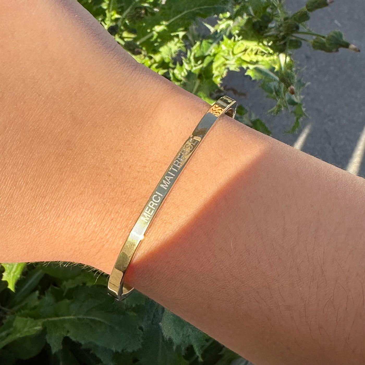 bracelet jonc rigide en acier inoxydable doré gravé merci maîtresse